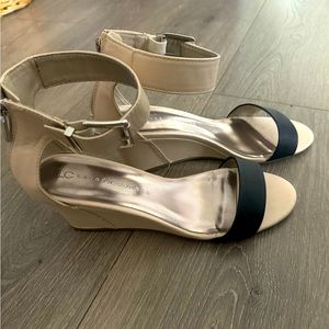 Lauren Conrad size 9 sandals